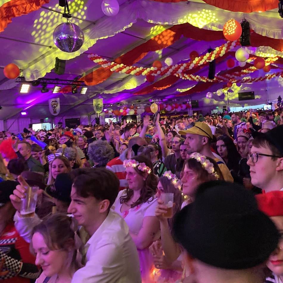 Weiberfastnacht: Hier wird Möhneball 2026 im Kreis Kleve gefeiert