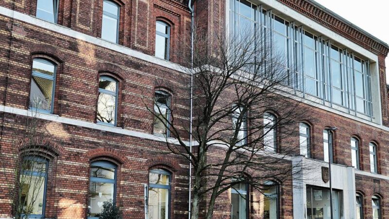 Angebliche Millionenzahlungen sind Gegenstand einer Dienstaufsichtsbeschwerde: Schwere Vorwürfe vermischt mit bösen Worten