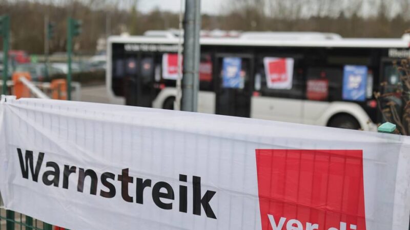 Warnstreik im Nahverkehr – viele Straßenbahnen, U-Bahnen und Busse fahren nicht: Rheinbahn will auf einigen Buslinien trotz des Streiks fahren