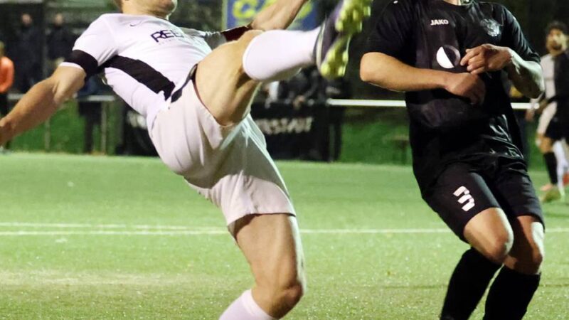 Derby-Kracher in der Fußball-Oberliga: VfB 03 Hilden trifft auf Ratingen 04/19 – wer siegt diesmal?