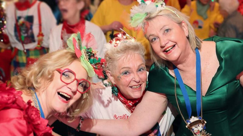 In der Hildener Stadthalle: Fast 1000 Damen waren „Jeck om Deck“