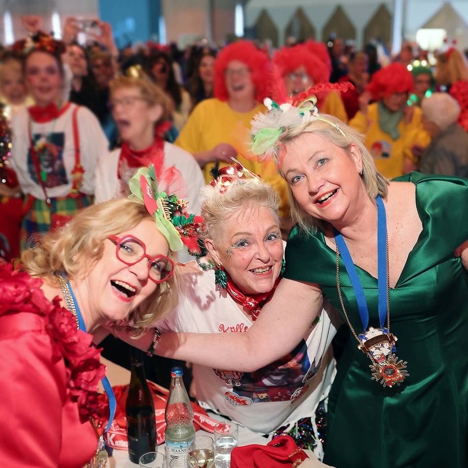 In der Hildener Stadthalle: Fast 1000 Damen waren „Jeck om Deck“