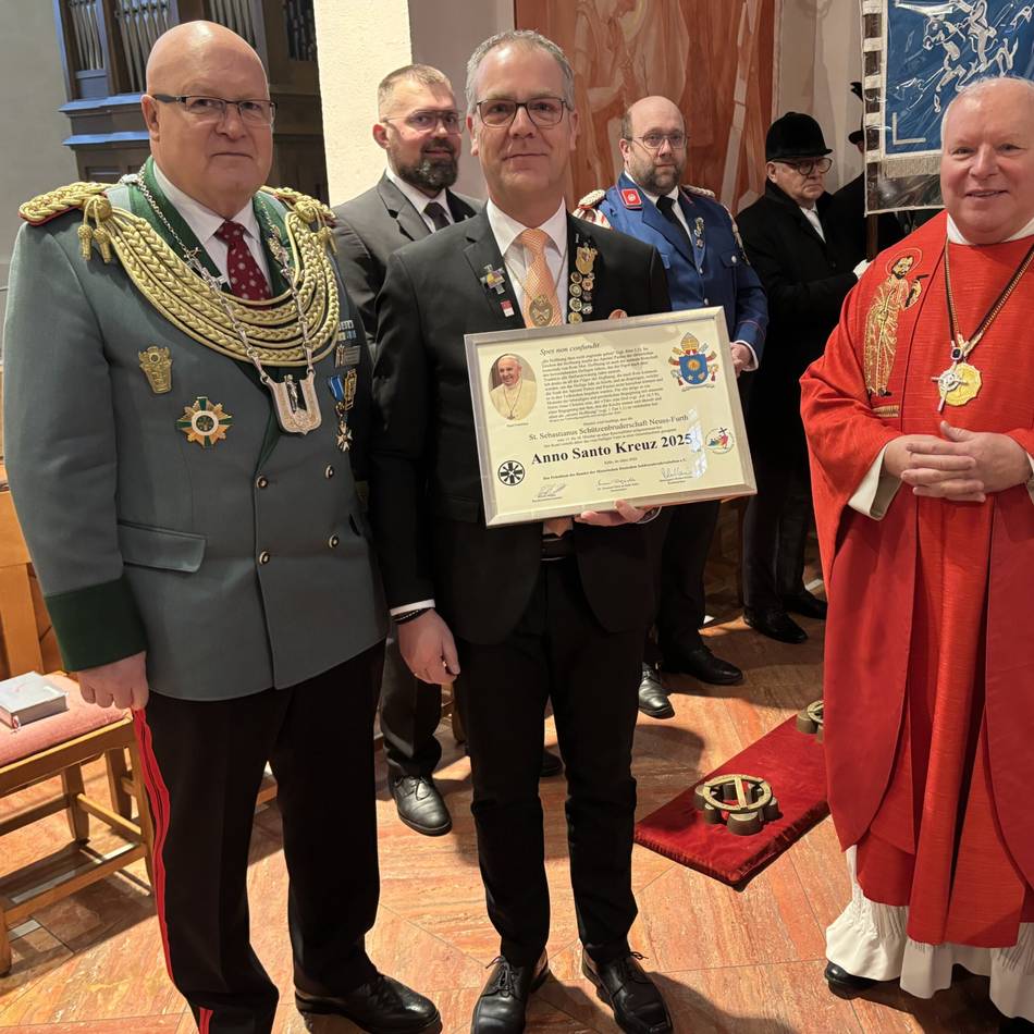 Patronatstag im Norden von Neuss: Further Bruderschaft erhält das Anno-Santo-Kreuz