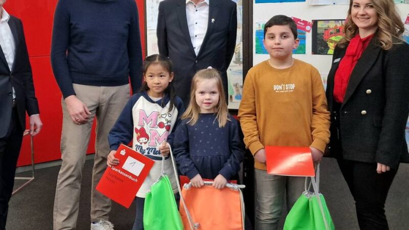 Auszeichnung der Sparkasse: Das sind die Sieger im Meerbusch-Malwettbewerb