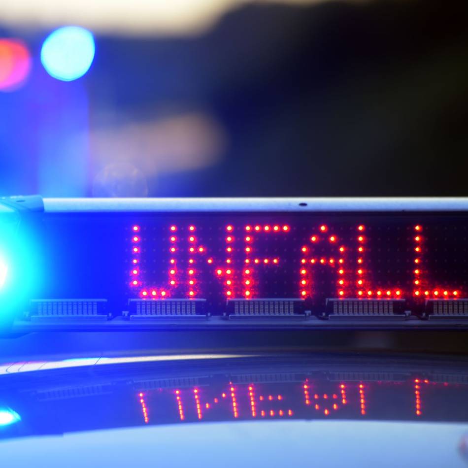 Autobahn wieder frei: A57 bei Dormagen nach Unfall mehrere Stunden gesperrt