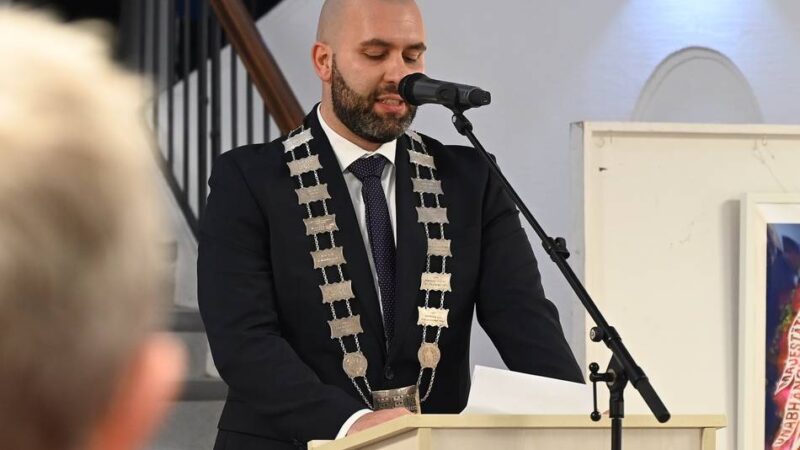 Neujahrsempfang des Hückeswagener Bürgermeisters: Neues wagen und Brücken bauen