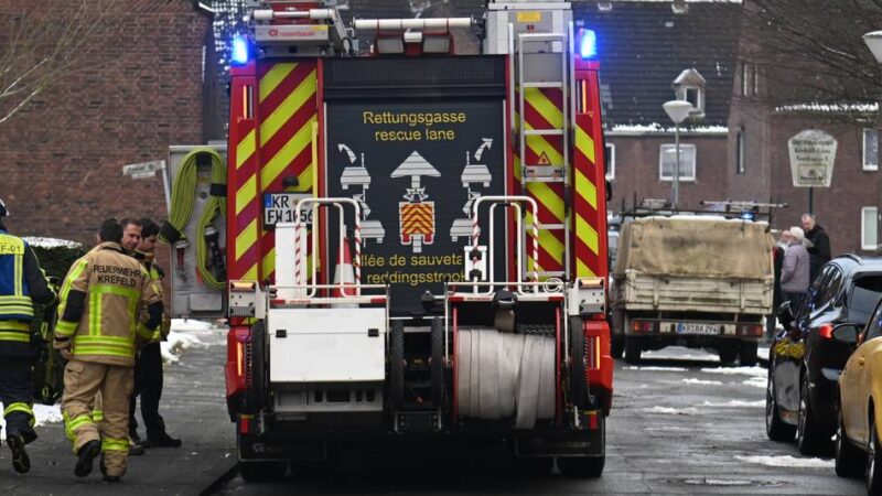 Feuerwehreinsatz in Krefeld-Linn: Kellerbrand an der Posener Straße