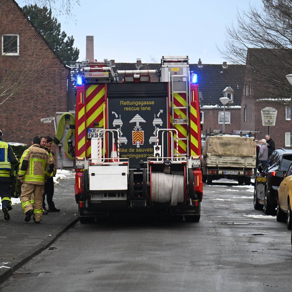 Feuerwehreinsatz in Krefeld-Linn: Kellerbrand an der Posener Straße