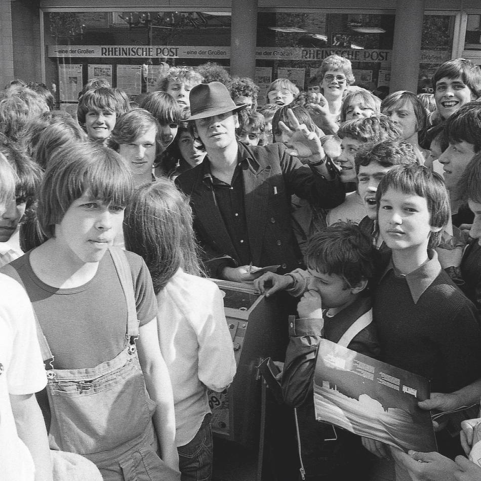 Im Flur des Bürgermeister-Büros : Ausstellung mit historischen Wesel-Bildern aus den 70er und 80er Jahren