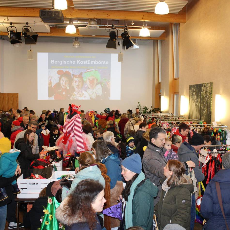 Jecke Zick auch im Oberbergischen: Kostümbörse steht für mehr Nachhaltigkeit