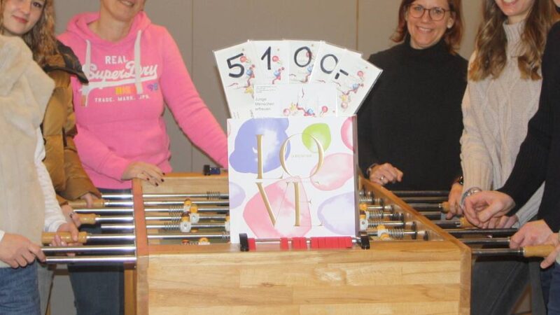 Friseursalon Hermanns in Süchteln: Originelle Idee und 5100 Euro für Jugendzentrum Evve