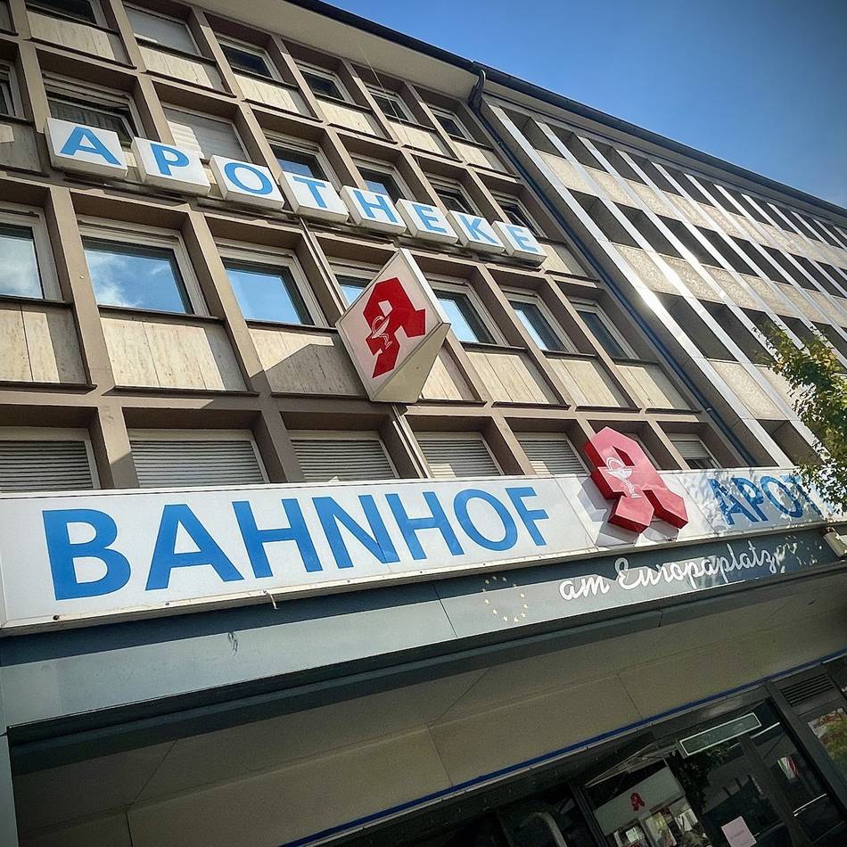 „Besonders schwerer Fall“ in Mönchengladbach: Anklage in über 300 Fällen – Neue Details zum Prozess um Bahnhof-Apotheker