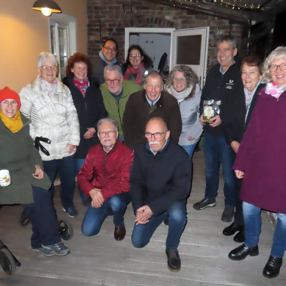 4000 Euro für den Guten Zweck: Weihnachtsmarkt-Freundeskreis spendet an Tafel