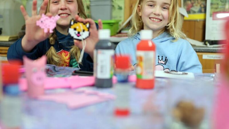 Sechs Kinder aus Mettmann trotzen dem Winter: Handgemachte Glücksbringer von den Stadtwaldkids