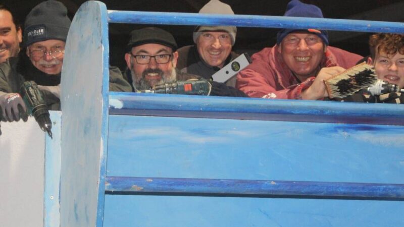 Vorbereitungen für Karnevalszug in Anrath: Beim Wagenbau geht’s teuflisch zu