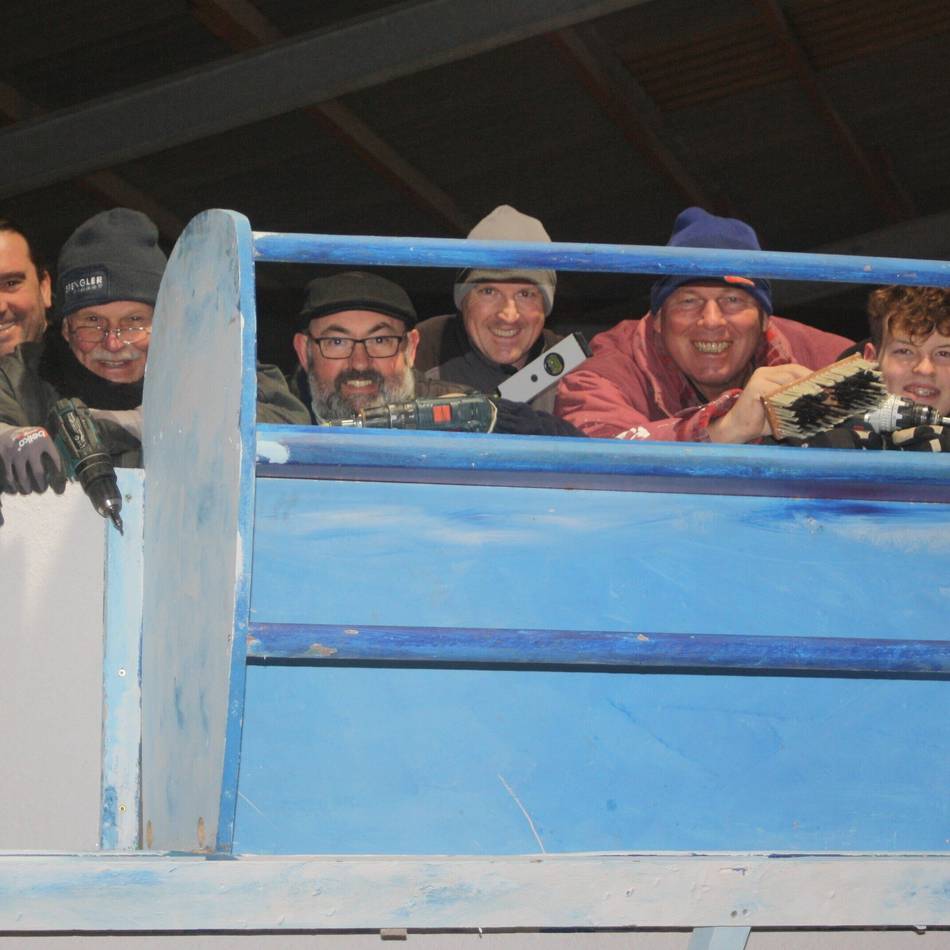 Vorbereitungen für Karnevalszug in Anrath: Beim Wagenbau geht’s teuflisch zu