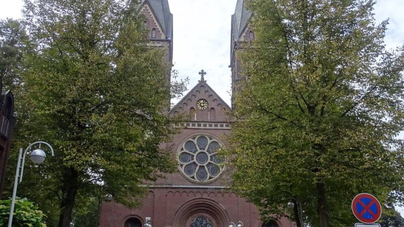 Sieben Gemeinden zu einer fusioniert: Strukturreform der Kirchen Nettetal und Grefrath