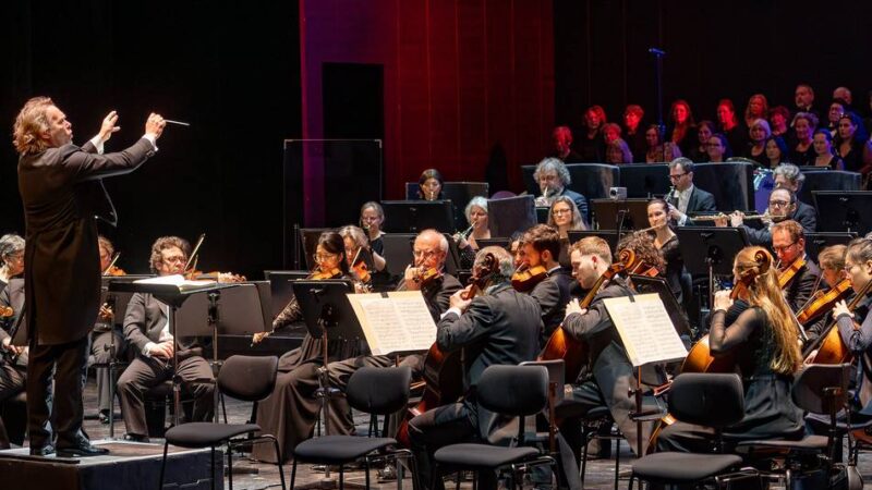 Neujahrskonzert in Krefeld: Sehnsucht nach Frieden und Mitmenschlichkeit