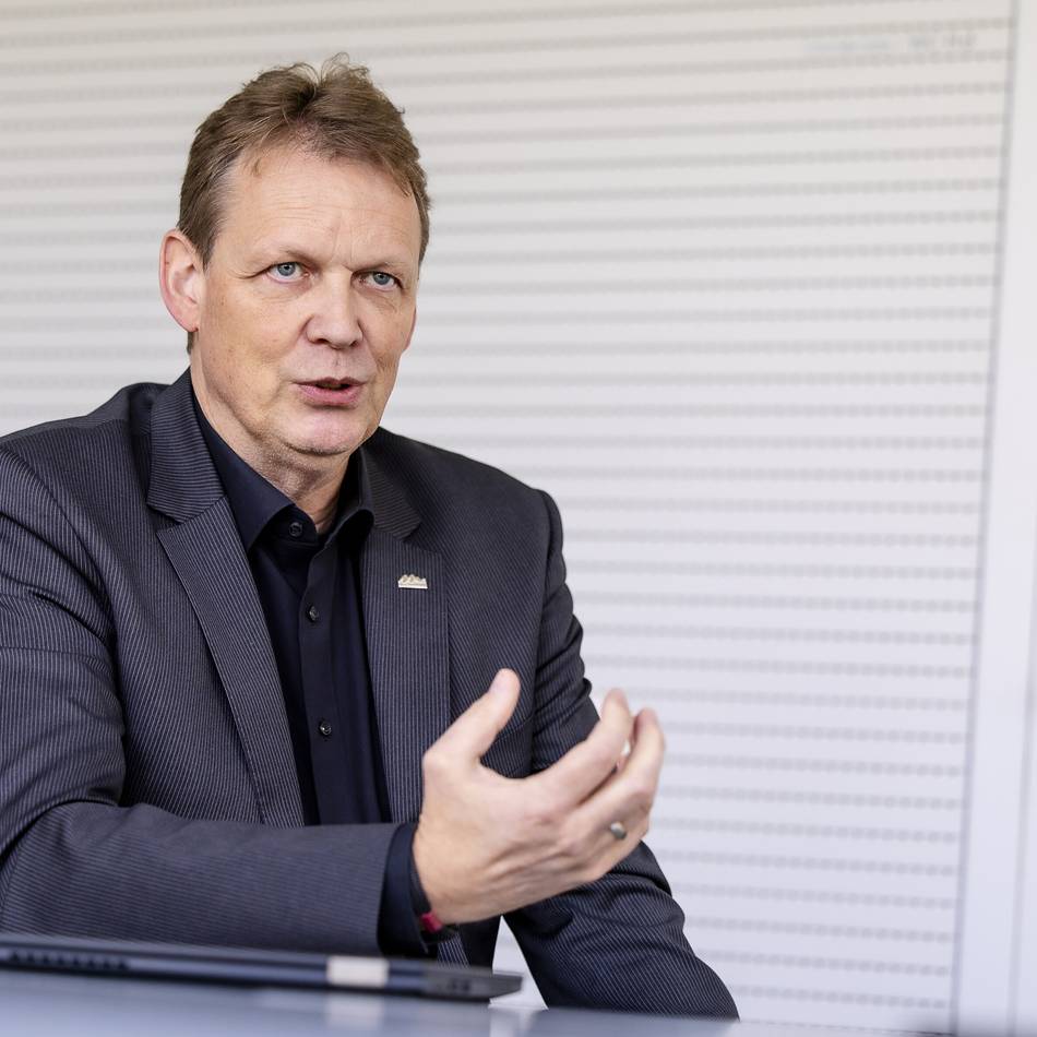 Schlechte Haushaltslage trotz Grundsteuererhöhung: Spart Meerbusch beim Deutschlandticket für Schüler?