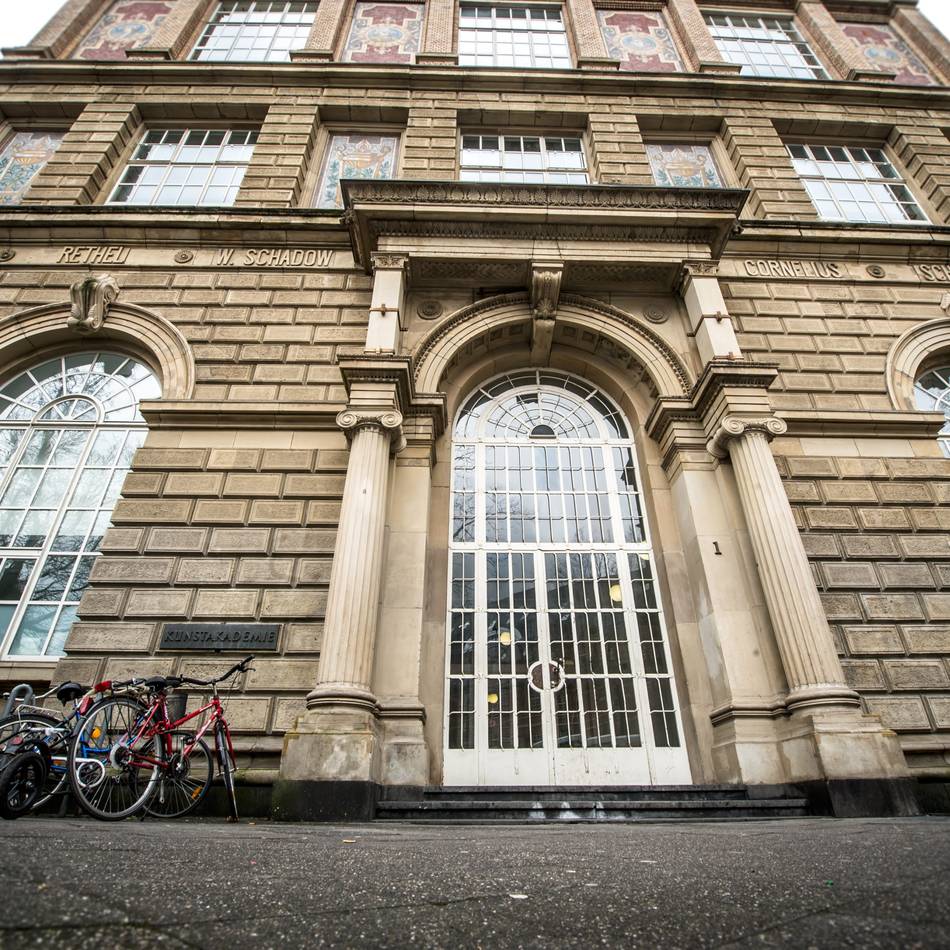 Protest gegen Veranstaltung an Kunstakademie Düsseldorf: „Das ist die Einladung einer offenen Israel-Hasserin und Terror-Verharmloserin“