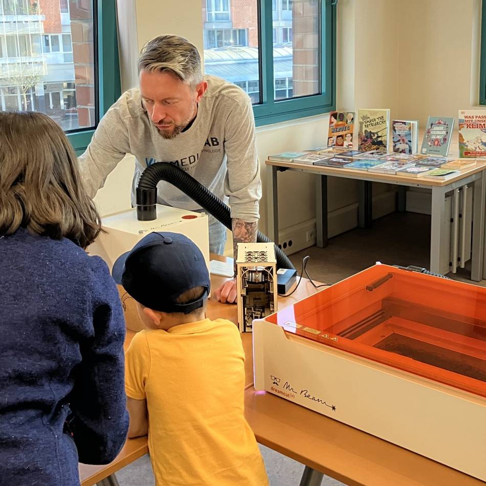 Angebot der VHS Kreis Viersen: Von Roboter bis Kurzfilm – MediaLab macht digitale Technik erlebbar