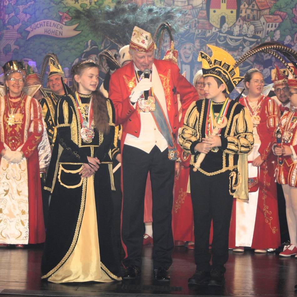 Närrischer Frühschoppen in Viersen: Beste Stimmung in der Festhalle