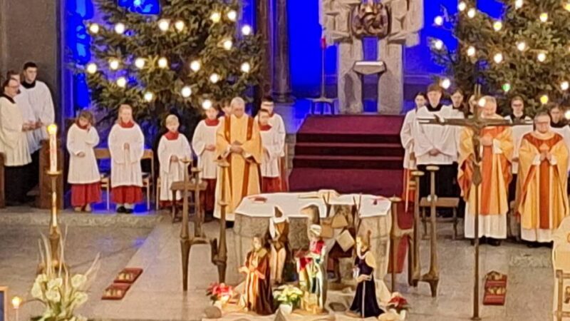 Aus sieben Gemeinden wird eine: Feierlicher Gottesdienst zur neuen Pfarrgemeinde „Heilige Mutter Teresa Nettetal“