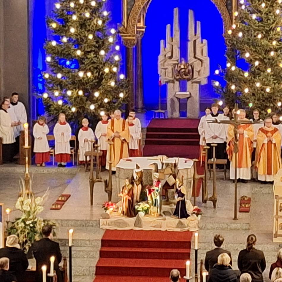 Aus sieben Gemeinden wird eine: Feierlicher Gottesdienst zur neuen Pfarrgemeinde „Heilige Mutter Teresa Nettetal“