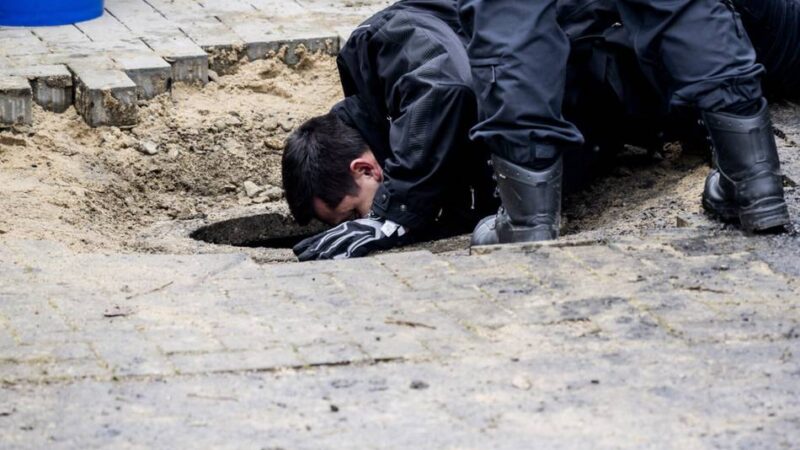 Seit 30 Jahren in Düsseldorf vermisst: Polizei durchsucht Häuser und Wohnungen im Fall Debbie Sassen – Sickergrube ausgehoben