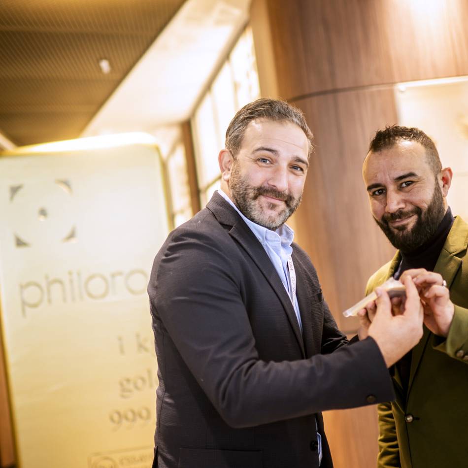 „Sehr dankbar – insbesondere Frau Merkel“: Vom Koch zum Goldhändler – Syrer findet in Düsseldorf neue berufliche Heimat