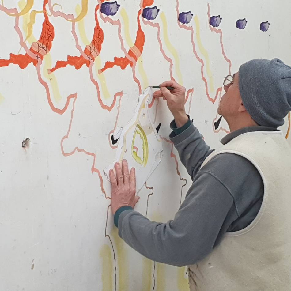 Kunst in Düsseldorf: Ted Green „komponiert“ Bilder auf die Wand