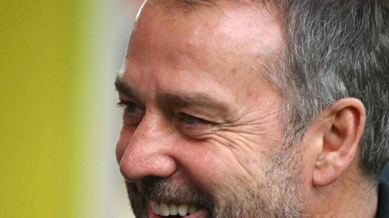 Nach spektakulärem Supercopa-Triumph: „Meisterhafter“ Trainer – Barca-Boss schwärmt von Flick