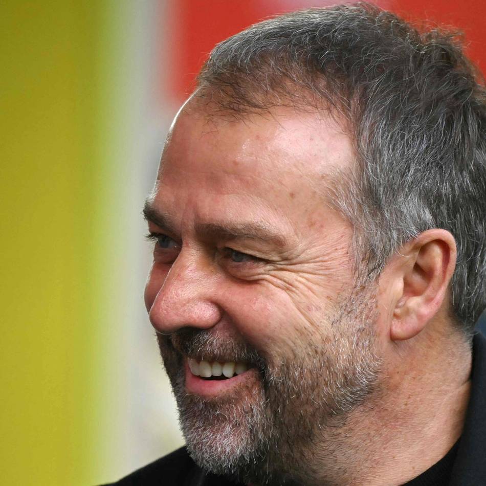 Nach spektakulärem Supercopa-Triumph: „Meisterhafter“ Trainer – Barca-Boss schwärmt von Flick