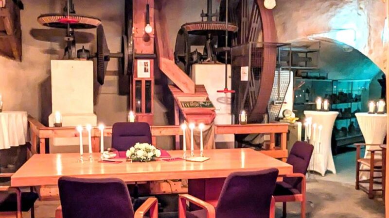 Traum einer romantischen Hochzeit in Brüggen: Das Ja-Wort in einem Meer von Kerzen