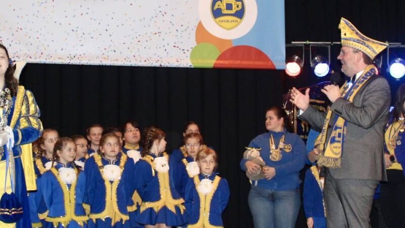 Empfang in Dormagen: Wenn Kinder regieren – Tollitäten erlassen ihr närrisches Grundgesetz