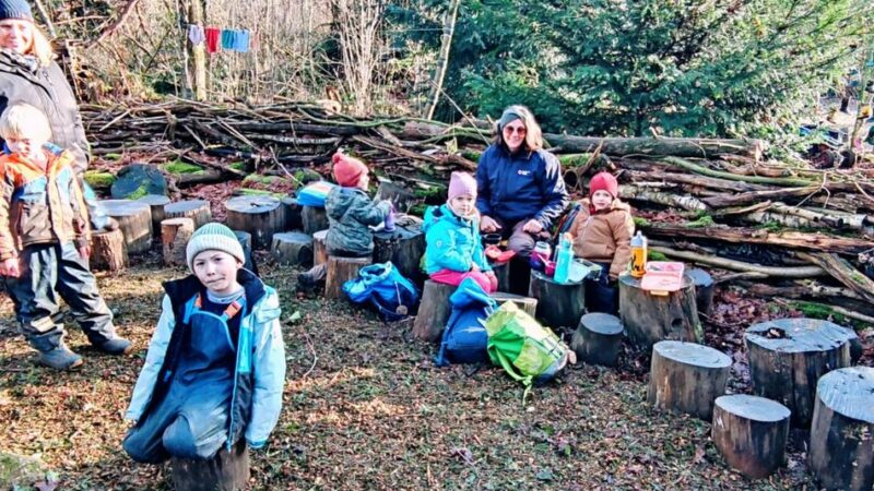 Waldkindergarten in Brüggen: Spielen, forschen, matschen – Kindergartenalltag unter freiem Himmel