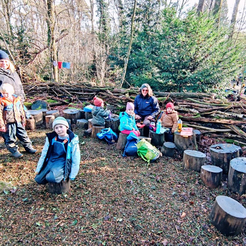 Waldkindergarten in Brüggen: Spielen, forschen, matschen – Kindergartenalltag unter freiem Himmel