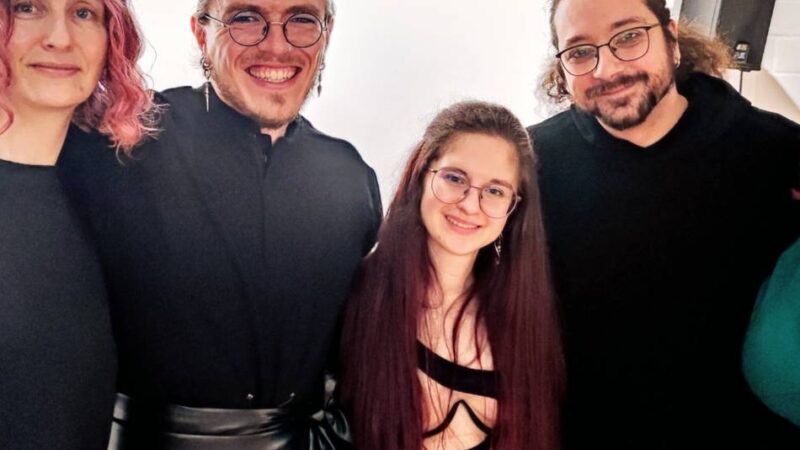 Rezension zum erotischen Poetry-Slam in Schwalmtal: Lüsterne Lyrik, intime Intervalle und intellektuelle Erregung