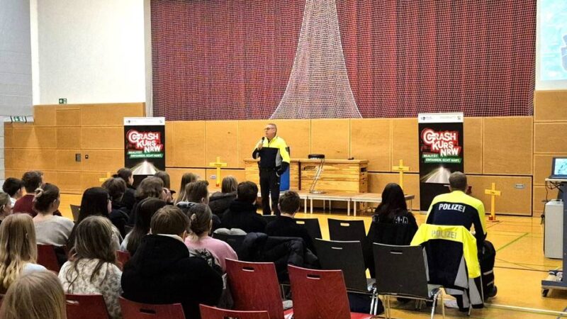 Crash-Kurs NRW an Gesamtschule Brüggen: „Unfälle sind keine abstrakte Sache“