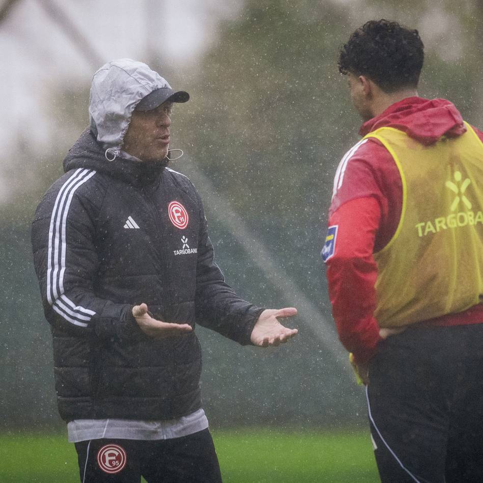 Keiner der Fortuna-Zugänge auf dem Platz: Warum Tanaka und Paulina die Auftakt-Einheit in Marbella verpasst haben