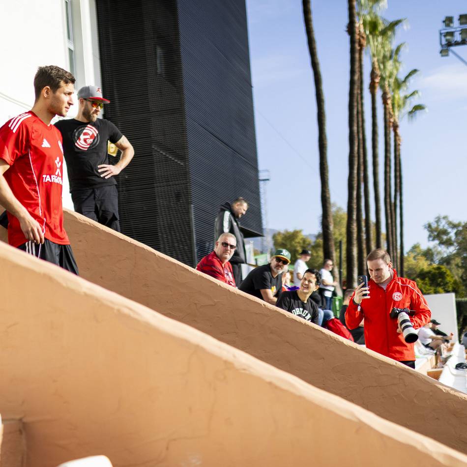 Gemeinsam mit Ex-BVB-Torwart Hitz: Ehemaliger Bayern-Star schaut sich zweites Marbella-Training von Fortuna an