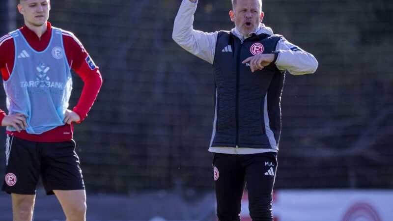 Keine Einwechslung trotz Aufwärtstrend: Warum Fortuna-Trainer Anfang auch gegen Bielefeld auf Celar verzichtet hat