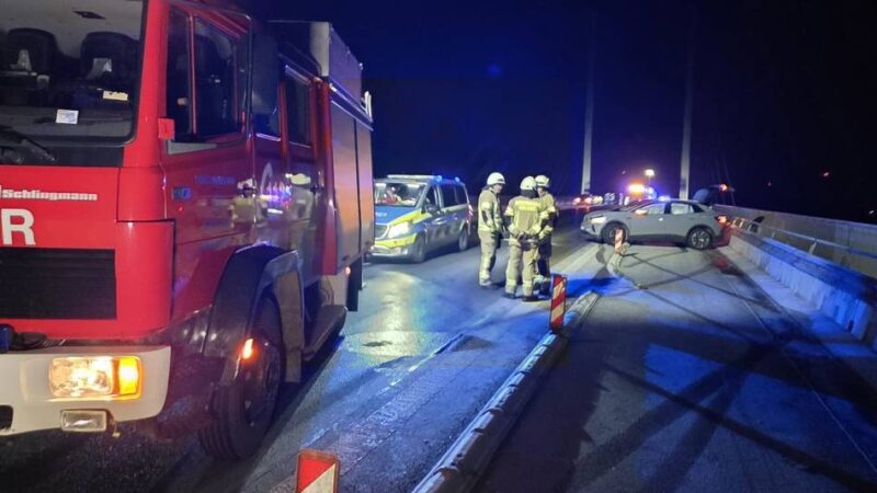 Reeser Rheinbrücke wieder frei: Verkehrschaos nach Glätteunfalle auf Reeser Rheinbrücke