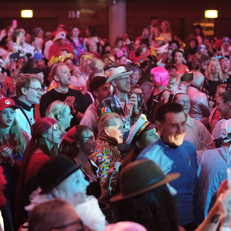 Karneval in Ratingen: Die Stadthalle kocht bei Viva Ratingia
