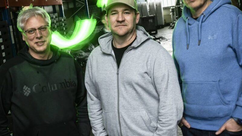 „Da erkennt man unsere Handschrift“: Düsseldorfer Pyrotechniker bringen Olympia und ESC zum Leuchten