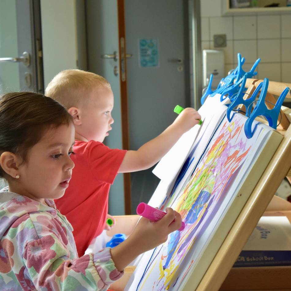 Private Kindergärten: Die teuersten Kitas in Düsseldorf kosten 20.000 Euro pro Jahr – was bieten sie dafür?