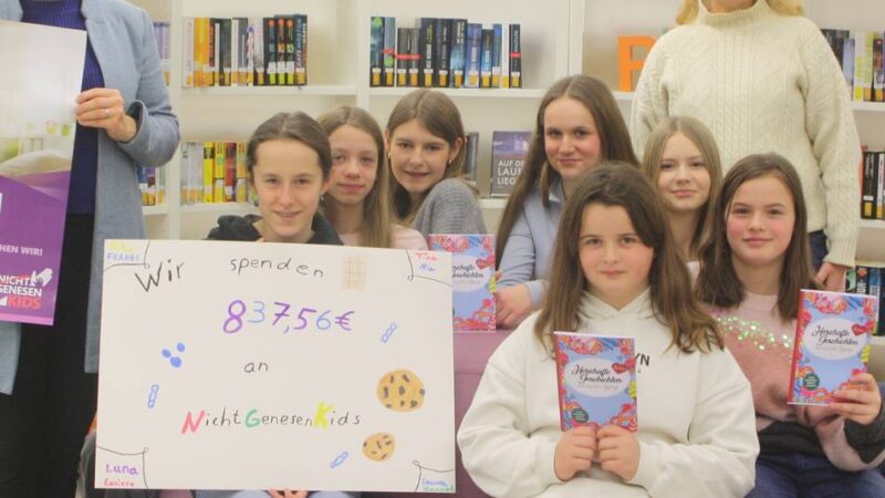 Junge Autorinnen gestalten Heft für den guten Zweck: Schreibwerkstatt in Anrath unterstützt den Verein „Nichtgenesen Kids“