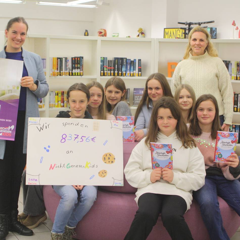Junge Autorinnen gestalten Heft für den guten Zweck: Schreibwerkstatt in Anrath unterstützt den Verein „Nichtgenesen Kids“