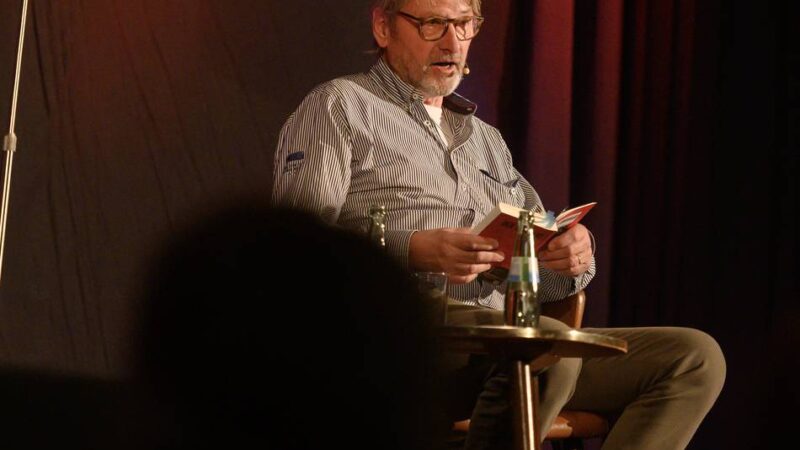 Robert Peters las in Goch: „Ich war Torwart, ich bin Torwart, ich werde immer Torwart sein“