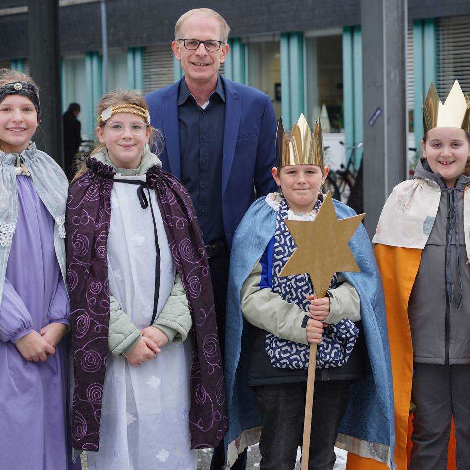 Rathaus in Langenfeld: Bürgermeister Wenzens empfängt Sternsinger am Dreikönigstag